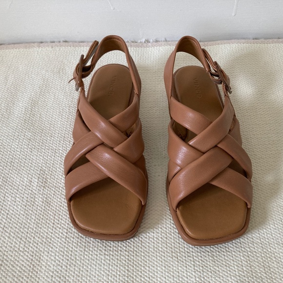 Like new Vince Women's Rexx leather Sandals in TAN with original box - Picture 2 of 10